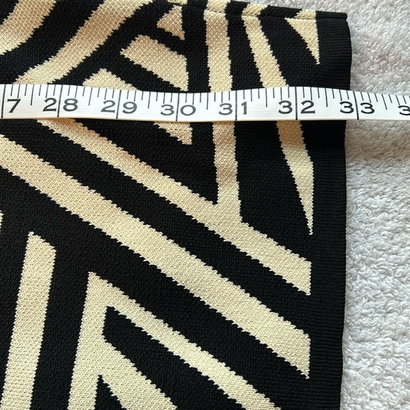 Forever 21 Body-Con Geometric Dress NWOT - Black and Tan, Size Medium - Picture 8 of 10